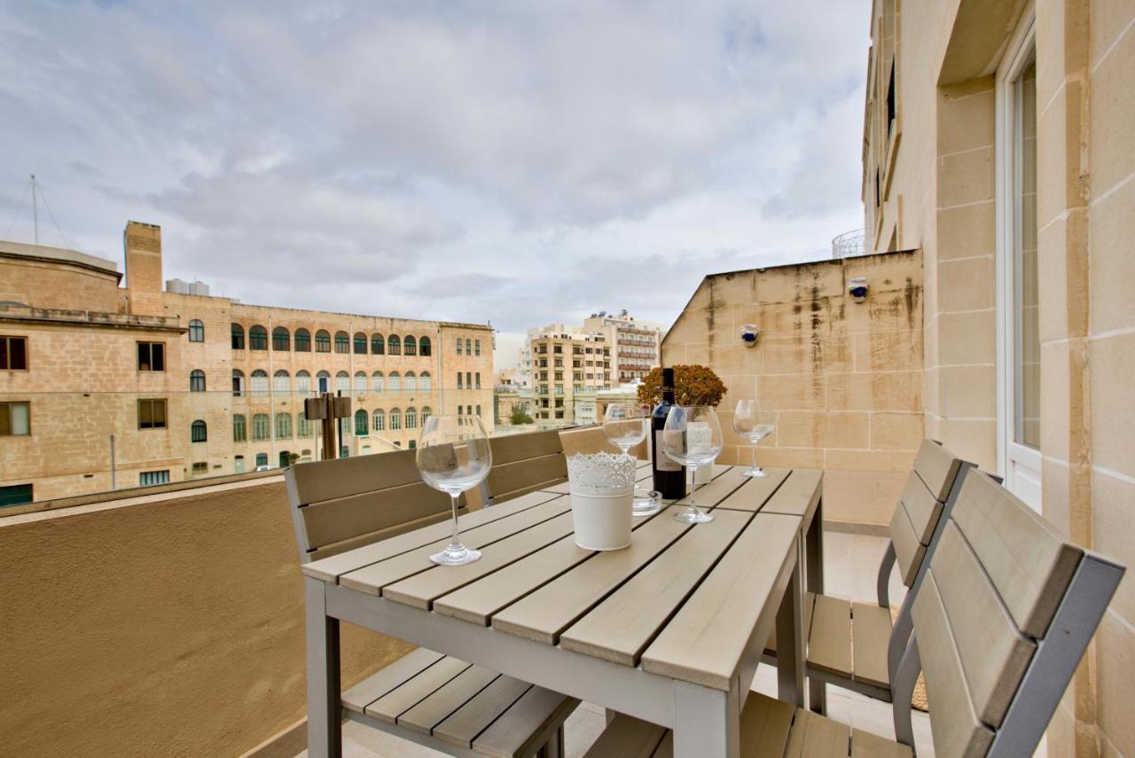 Bright And Central 2 Bedroom Apartment In Sliema Extérieur photo
