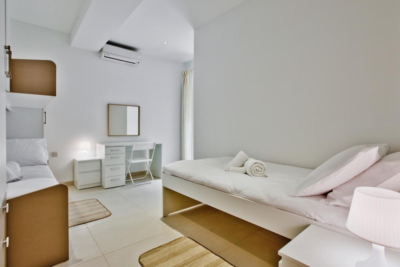 Bright And Central 2 Bedroom Apartment In Sliema Extérieur photo